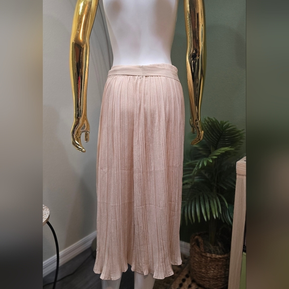 Alice Blue Pleated Skirt Cream Color Size M - Picture 5 of 6